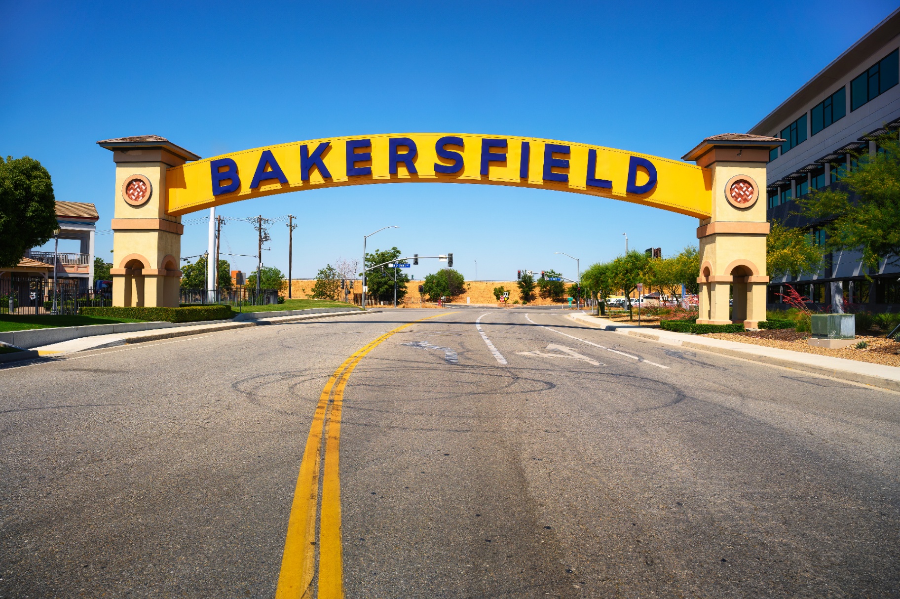 Bakersfield welcome arch over the road